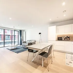 https://apt-luxury-in.cambridgehotelsuk.com